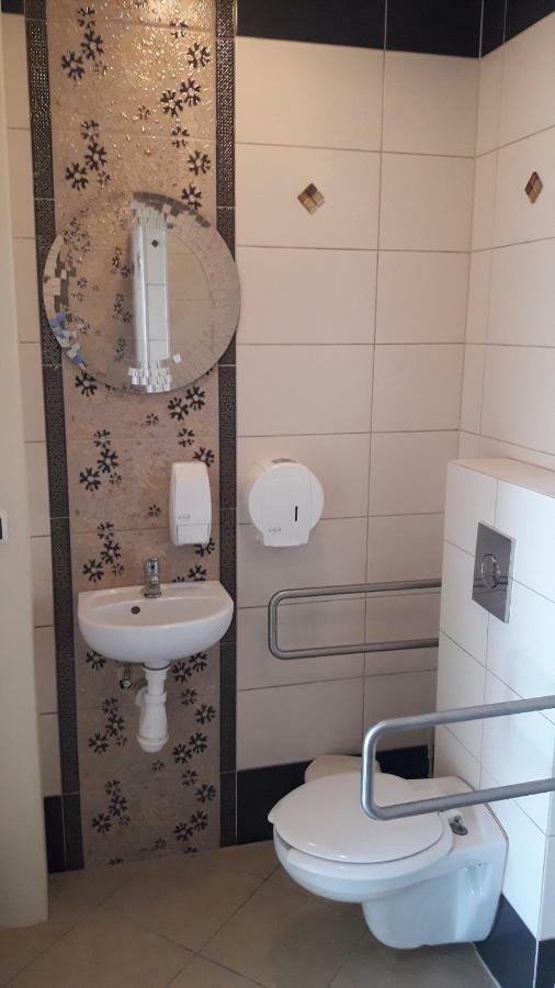 Pokoje Goscinne Z Lazienkami Przy Wroclawiu, Darmowy Parking Długotęka Extérieur photo